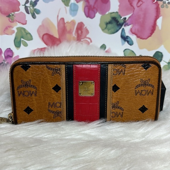 💯Authentic MCM long Wallet 🍀 - Picture 12 of 13